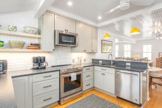 Tenth on Tybee by Tybee Cottages - 6