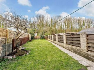 3 Bed in Tenby FB063 - 3