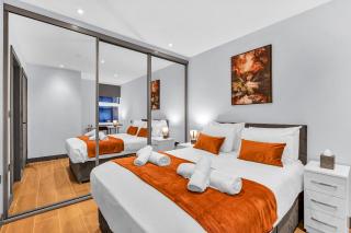 Lux 2BR 2BA 30 Mins Central London - 6