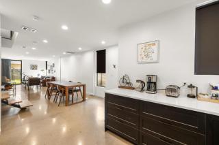 Modern East Austin House by Barcle - Austin - 8