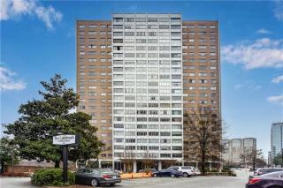 Special Deal Downtown 2BR Walkable and Parking - 7