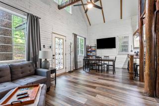Remote Cabin, Close to Natural Bridge, 2Bedroom - 0