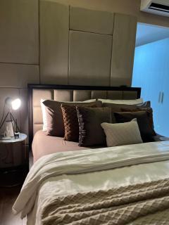 Modern and Cozy 1BR with City and Mt Apo View walk to Abreeza Mall - 1