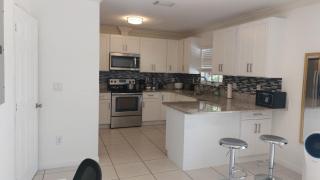 Super Room 5 minutes from PBI Airport - 7