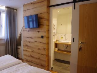 Hotelgasthof Bayerischer Hof - 2