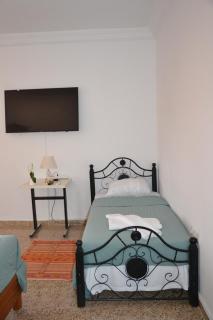 La Belle Vue Guest House - 7