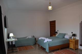 La Belle Vue Guest House - 4