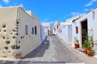 Two Authentic Cave Houses with Private Courtyard Garden - 4