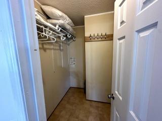 Hot Tub, Pet + Kid Friendly, 3 Miles to E. Isle - 5