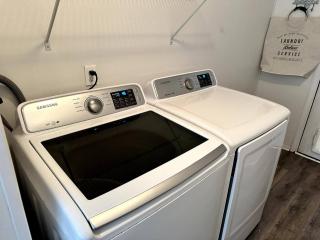 Hot Tub, Pet + Kid Friendly, 3 Miles to E. Isle - 1