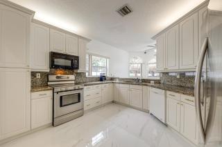 Swim, Barbecue and Game Home 4 Mi to Pompano Beach! - 3