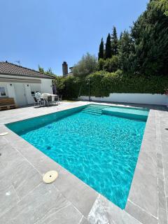 Casa Rural cerca de Pantano de San Juan con Cine, Jardín, BBQ y Piscina privada - 9