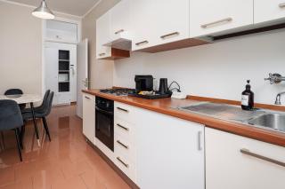 Stylish two-Bedroom apartment near Fiera Milano exhibition area just minutes from Wagner Metro Station Red Line M1 - 8