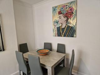 Spacious four bedroom Home with Parking Family Friendly - 5