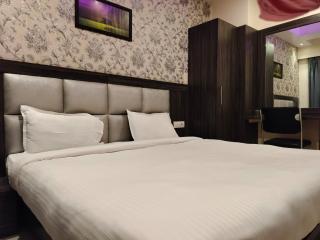 Hotel Golden Crown - 3