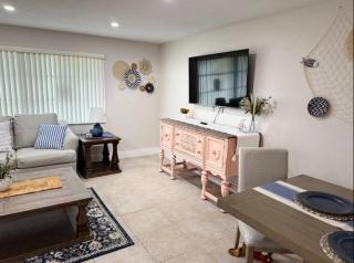 Luxury Coastal Retreat - 3