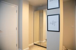 Stylish contemporary 2-Bed Flat - 4