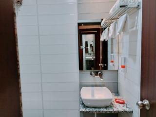 Hotel Golden Crown - 8