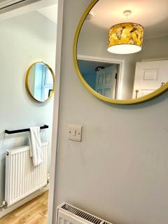 Modern 2Bed Netflix & Free Parking Telford Gem - 8