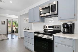 5 Star House - Cozy & Charming Centrally Located - 8