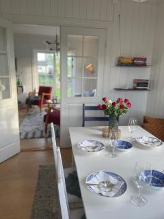 Koselig hus med stor og solrik hage - 7