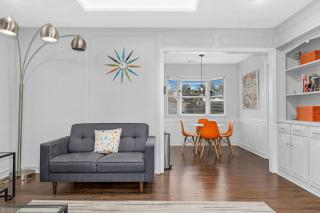 5 STAR House - Chic Mid-Century Modern Luxury Home - 6