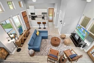 New Swanky Rustic Modern 5 Star Home Near Downtown - 2
