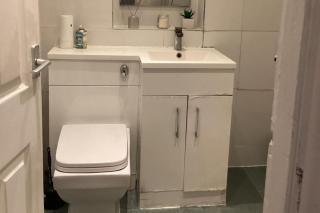 London Heathway Bliss - Spacious 4-Bed House - 3