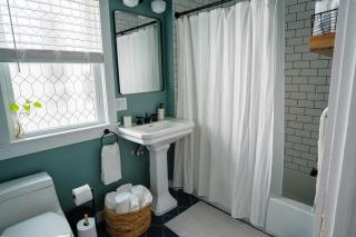 Stylish Apt Walk to Shops, Dining, and Bucknell - 8