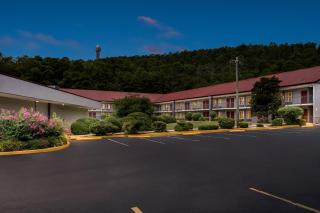 Red Roof Inn Hot Springs - 1