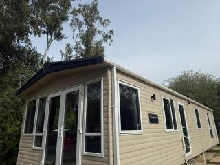 Sunningdale comfy suite - 8