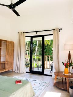Jungle Tiny House - 9