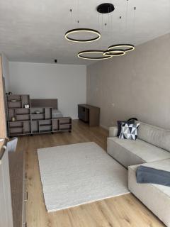 Stylish 2-Bedroom Escape - Near City Center - 1