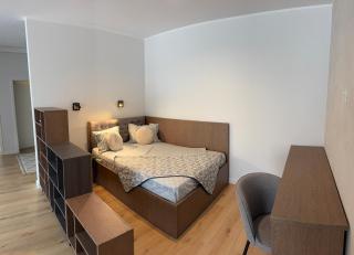 Stylish 2-Bedroom Escape - Near City Center - 6