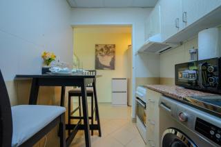 Metrofront Stay - Walk to Iconic Dubai Spots - 2