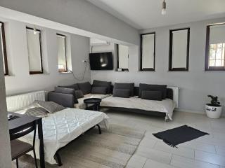 Jois Apartments Periam -  - 1