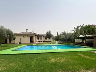 Precioso chalet con piscina y pista de padel - 7