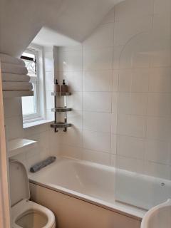 Lovely family home located in Barnet - 6