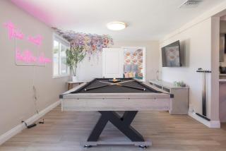 Reseda 4BR Pool Villa Hot Tub Arcade & Biliard - 7