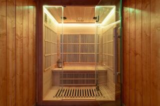 Luxurious 3 Bedrooms Sauna Jacuzzi - 2