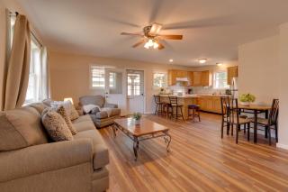9 Mi to Effingham Pet-Friendly Rural Escape - Montrose - 6