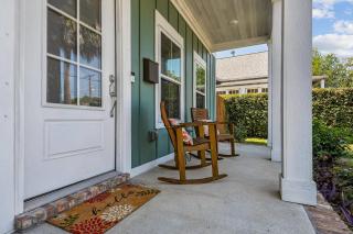 1621 E Cervantes St - 5