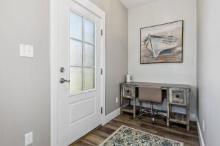 1621 E Cervantes St - 2