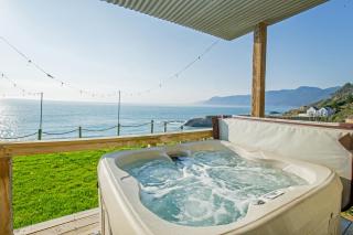 Magnificent Oceanview by OceanviewHotTubs Oceanfront! Shelter Cove, CA Tesla EV station - 7