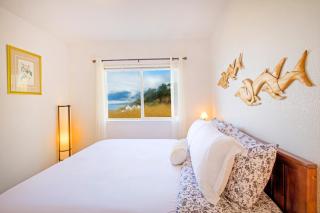 Magnificent Oceanview by OceanviewHotTubs Oceanfront! Shelter Cove, CA Tesla EV station - 2