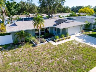 TOP VlLLA Chic 4BR Spacious & Fun Pool Villa - 1