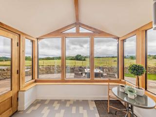 4 Bed in Mold 92663 - 6
