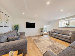 4 Bed in Mold 92663 - 3