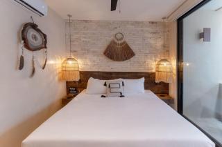 Deja Vu - Stylish 2BR Luxury Apartment with Private Pool - 4