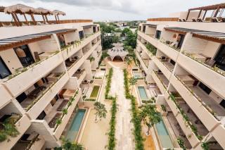 Deja Vu - Stylish 2BR Luxury Apartment with Private Pool - 5